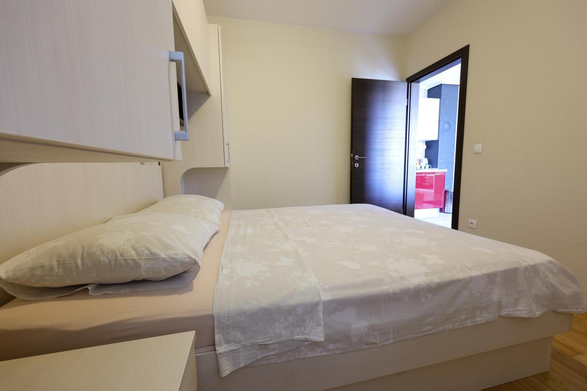 Avdic Apartment *